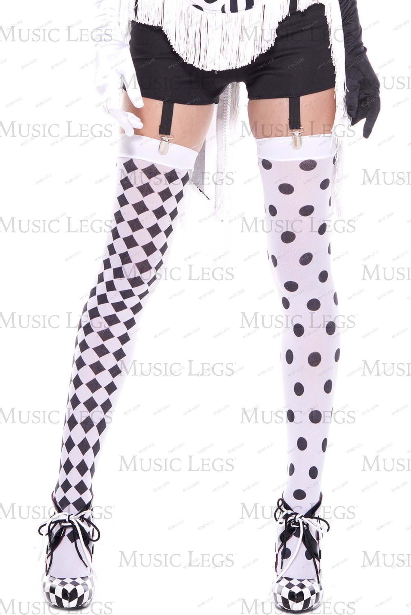 Diamond design and polka dot h